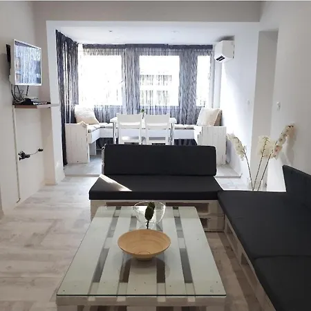 Апартаменты Center 4-bedroom Варна